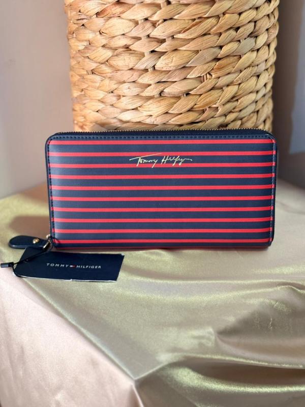 BILLETERA AZUL/ROJO TOMMY