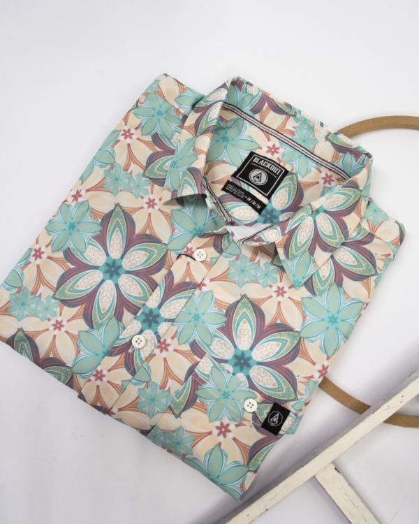 CAMISA FLORES VERDES BLACK OUT LARGE