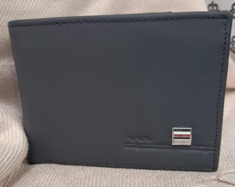 BILLETERA NEGRO TOMMY