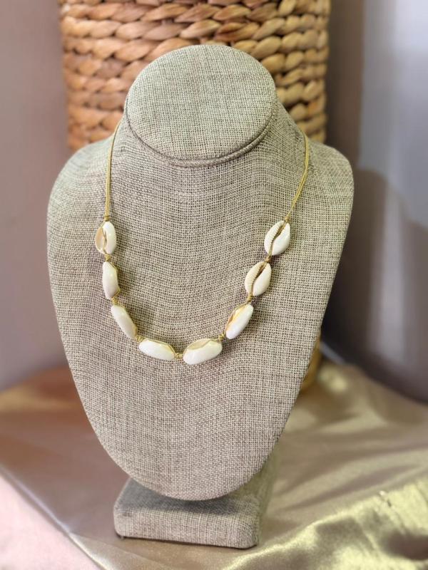 COLLAR DE CONCHAS