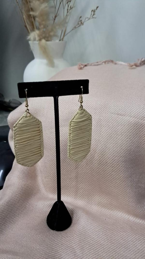 ARETES BEIGE NO.3