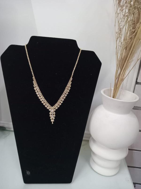 COLLAR DORADO CHRISTINA