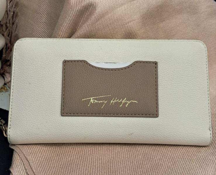 BILLETERA TOMMY MUJER