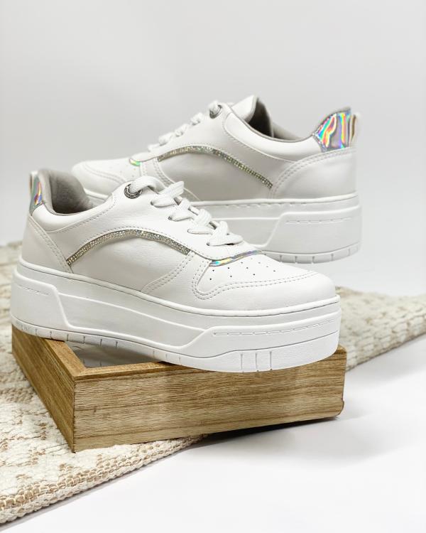 TENIS BLANCAS CON BRILLO VIAMARTE 7