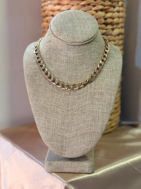 COLLAR DORADO