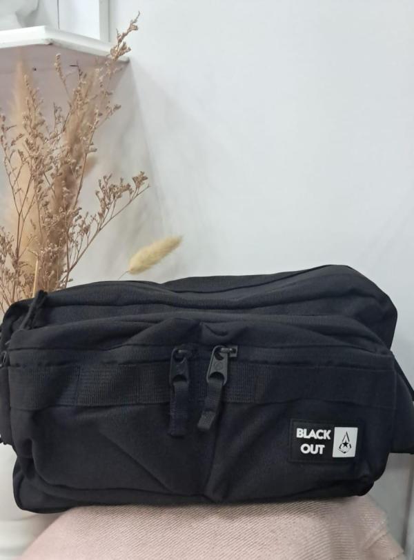 KANGURO NEGRO BLACK OUT