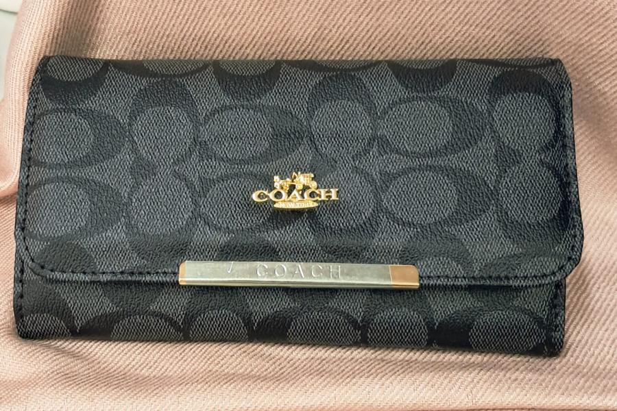 BILLETERA COACH NEGRA