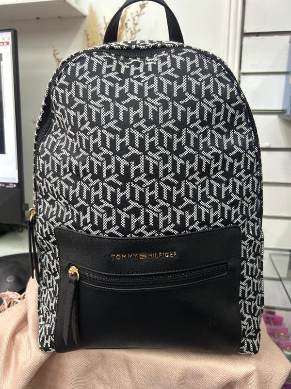 MOCHILA TOMMY NEGRA