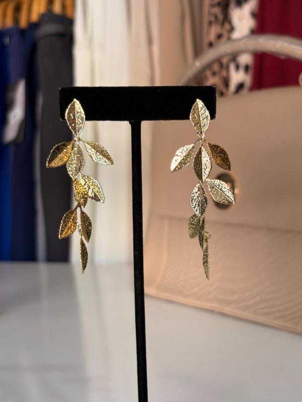 ARETES ZAFIRO HOJAS DORADAS